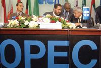 欧佩克为何考虑重启“减产保价”政策